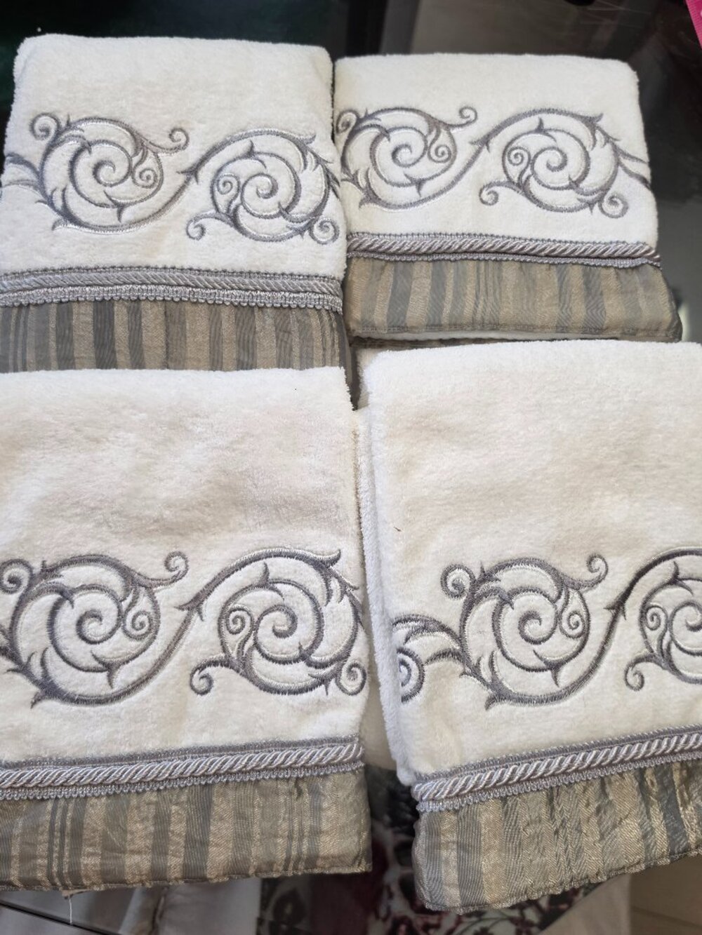 Avanti white 100% cotton embrodered embellished hand towels (4)